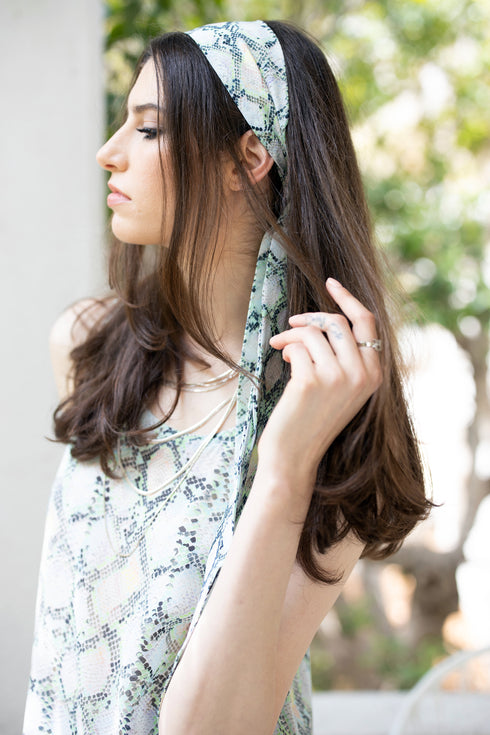 Foulard oblong en soie cousu "Crystal Python"